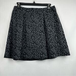 Banana Republic - Black & Gray Animal Print Mini w/ Front Pleats - Size: 4